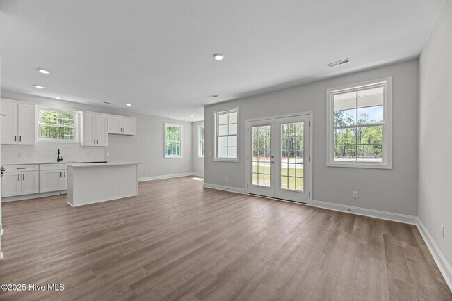 Building Photo - 1001 Tawney Trce