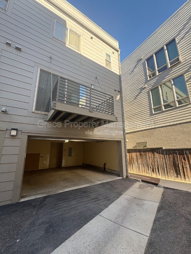 Building Photo - 3400 Larimer St