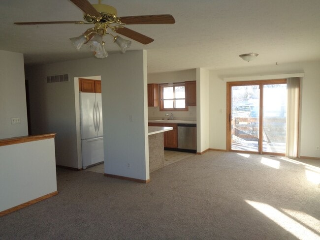 Building Photo - Charming 4-Bedroom Home in Northwest Lincoln