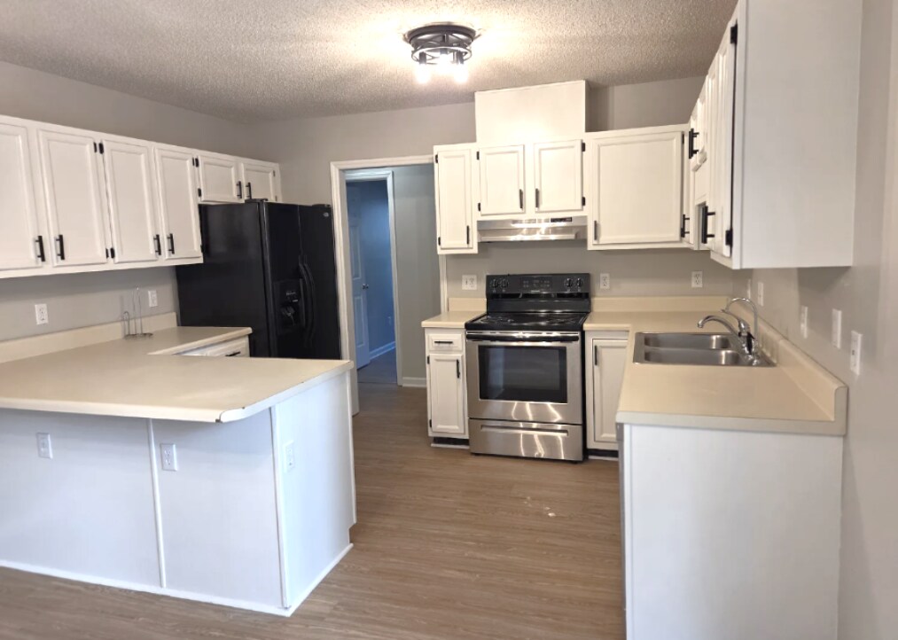 Building Photo - 2904 Bannf Ct