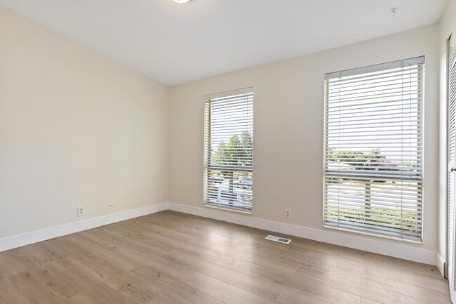 Building Photo - 7841 Da Vinci Dr