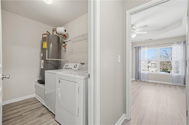 Building Photo - 331 Oakview Way