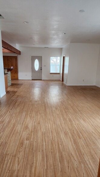 Building Photo - 360 Alda Rd SE