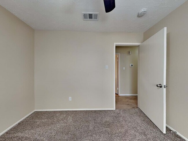Building Photo - 4815 Diehlwood Pl