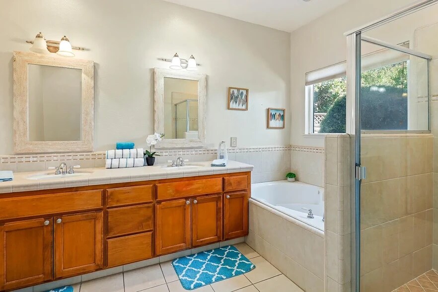 Building Photo - 689 Saint Andrews Rd