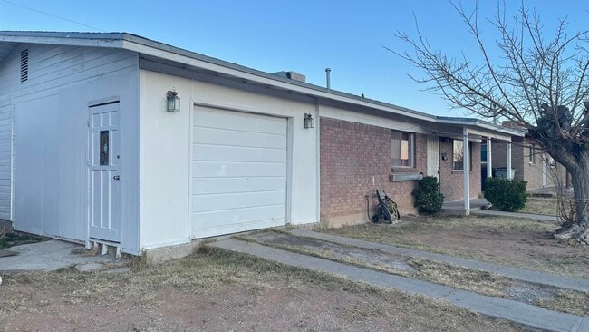 Building Photo - 9224 Montgomery Dr