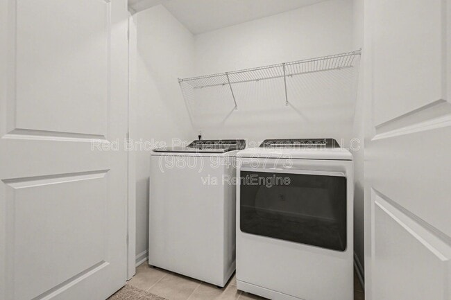 Building Photo - 5011 Rill Ct