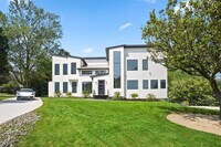 Building Photo - 1756 N Akin Dr NE