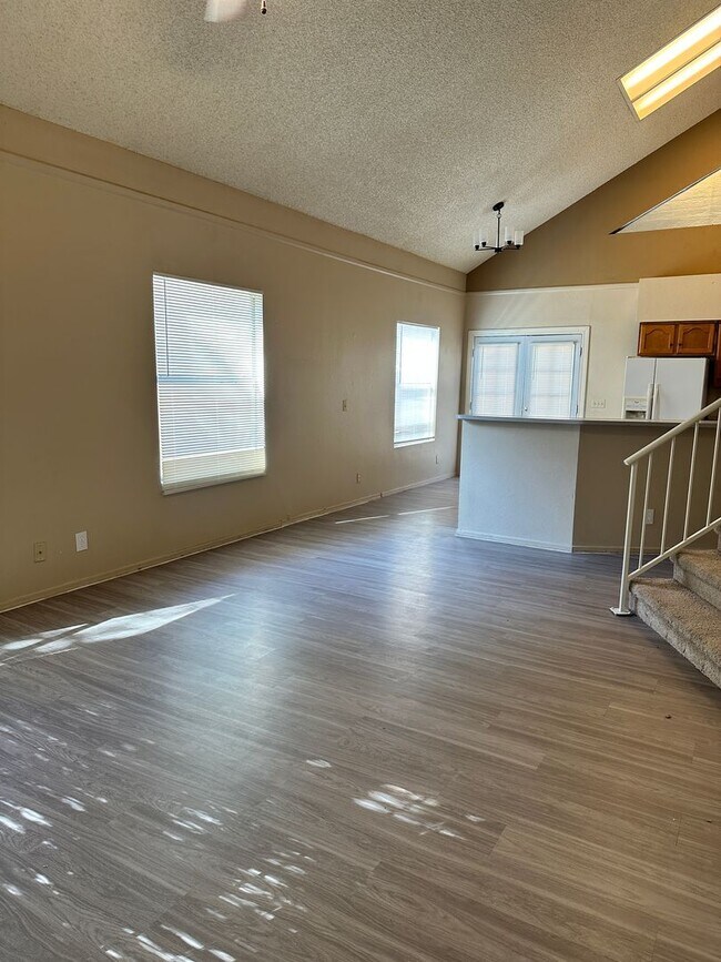 Building Photo - Windsor Shadows patio home 3 bed / 2 bath
