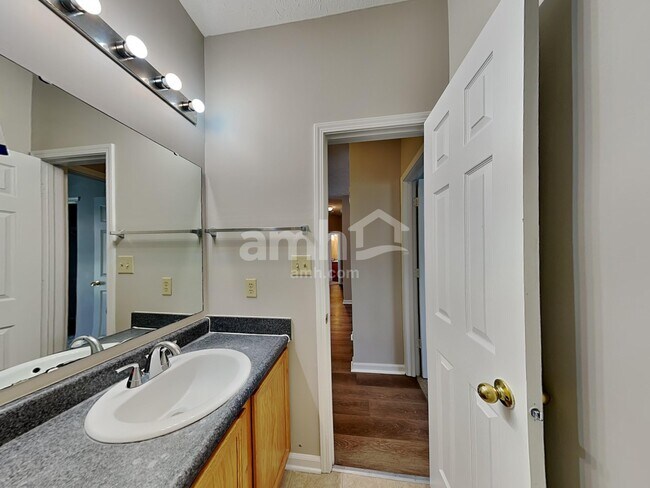 Building Photo - 855 Jack Pine Dr