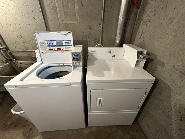 Coin op washer and dryer. - 2033 N McClellan St