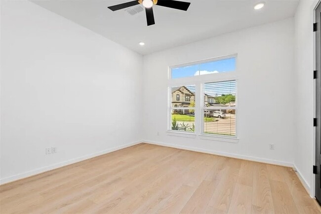 Building Photo - 8294 Boundary Waters Dr