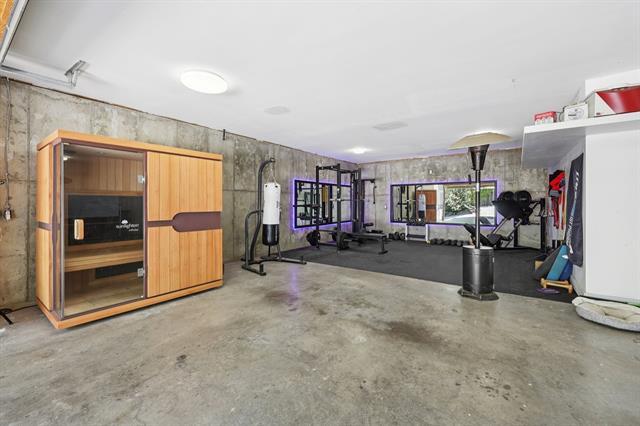 Building Photo - 8635 San Leandro Dr