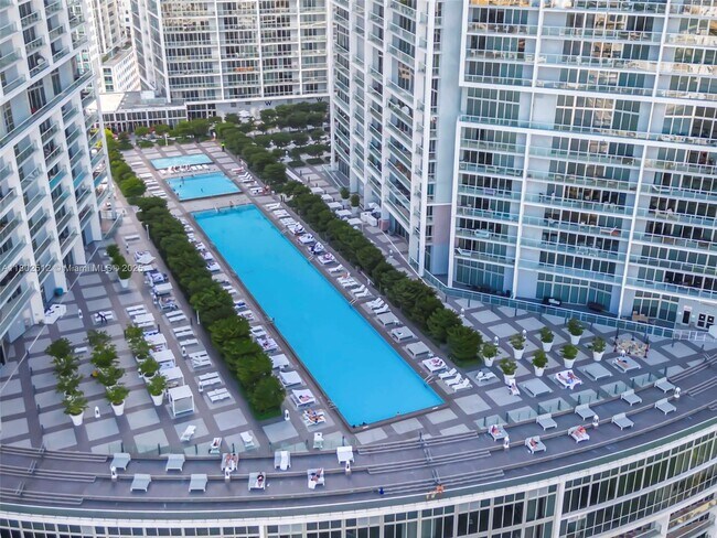 Primary Photo - 495 Brickell Ave