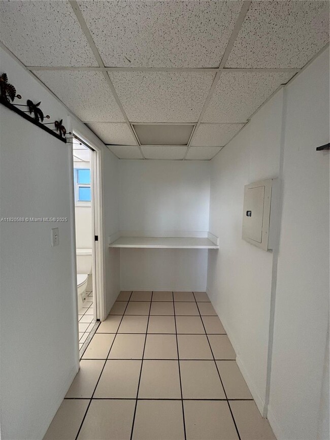 Building Photo - 198 Gulfview Dr