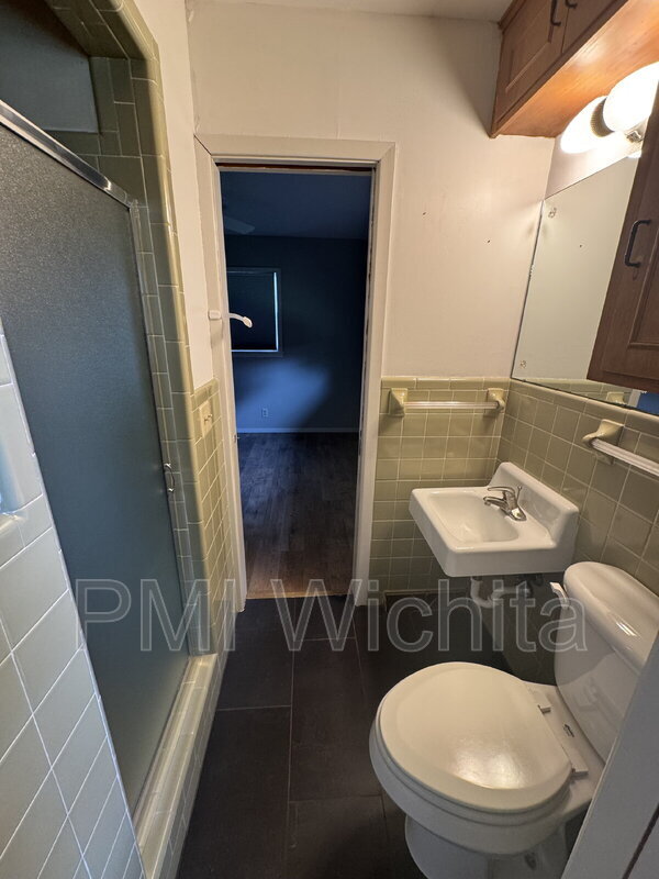Building Photo - 840 N Waddington Ave