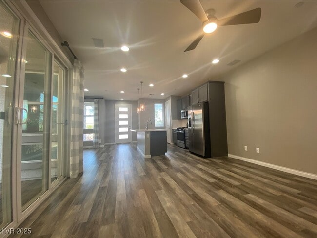 Building Photo - 788 Last Dance Pl