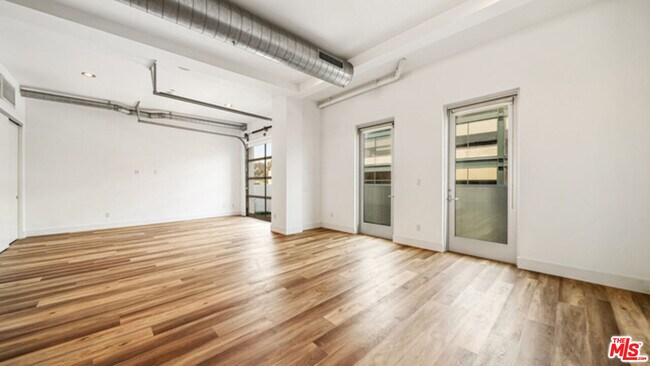 Building Photo - 212 Marine St