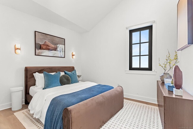 Building Photo - 100 E Putnam Ave