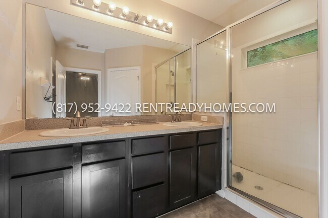 Building Photo - 3943 Claybrook Dr
