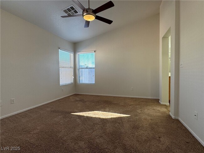 Building Photo - 5934 Gingham St