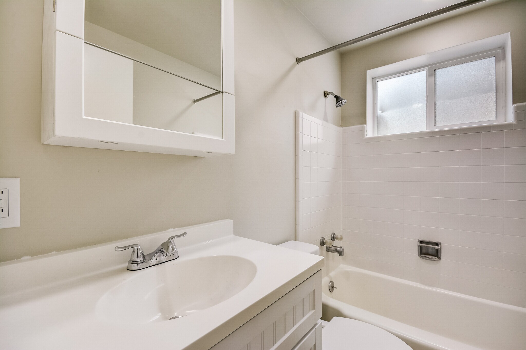Bathroom - 554 S Douglas St