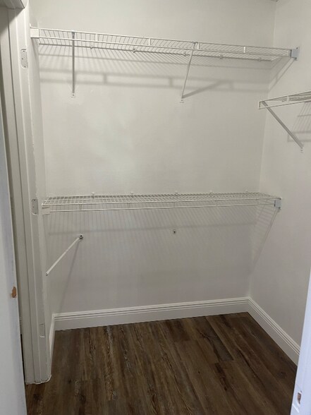 Building Photo - 7783 Indian Ridge Trail N