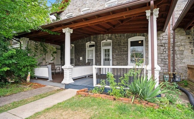 Building Photo - 20 Belview Ave