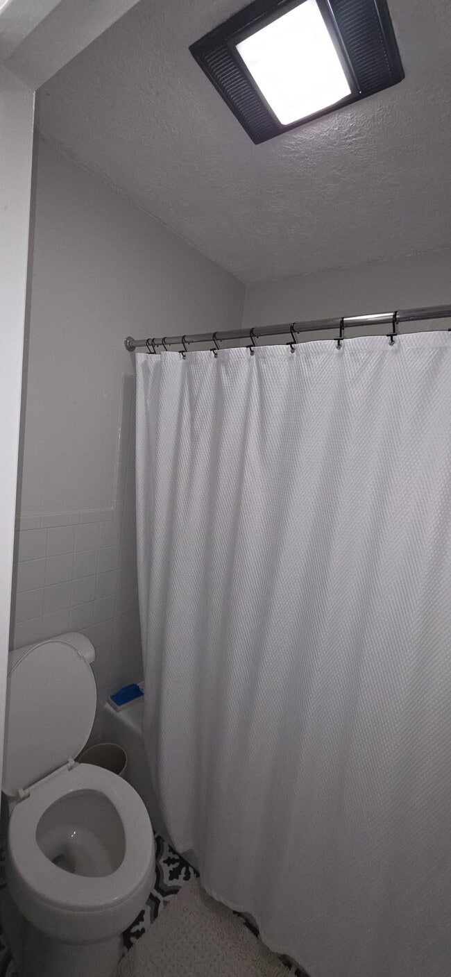 Building Photo - 150 La Vista Ln