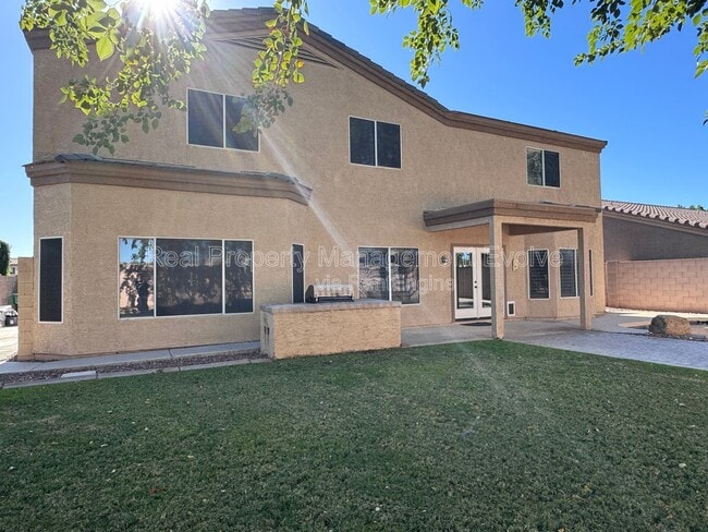 Building Photo - 10426 E Dolphin Ave