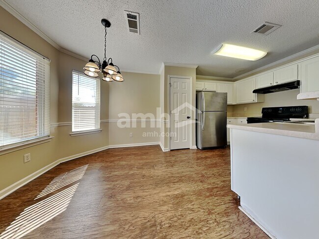 Building Photo - 1406 Siskin Dr