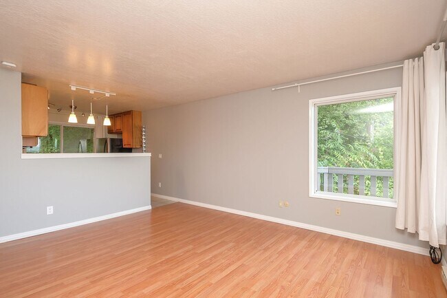 Building Photo - Updated 2 Bedroom, 1 Bathroom Condominium With Stunning Views.