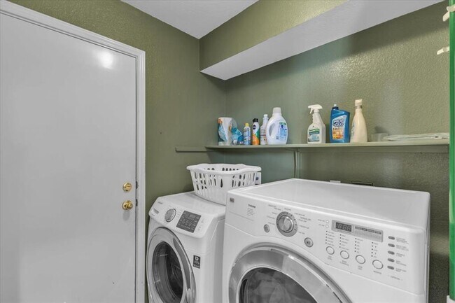 Building Photo - 403 Paso Fino Cove