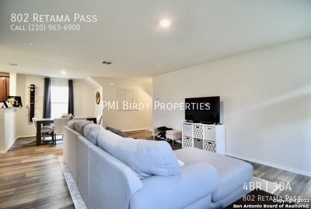 Building Photo - 802 Retama Pass San Antonio, TX