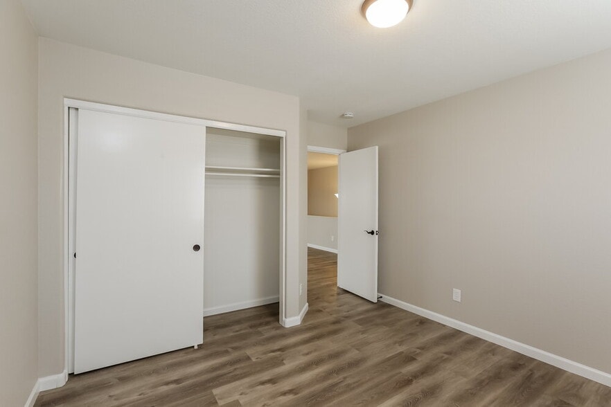 Building Photo - 4072 E Mica Rd