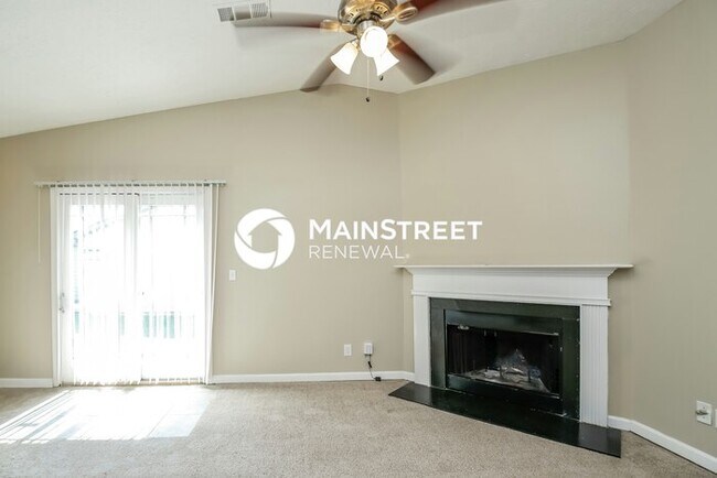 Building Photo - 3 Bedroom Pet-Friendly Home in Douglasville, GA with Main Street Renewal