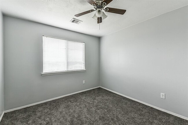 Building Photo - 12826 Kiev Hills Ln