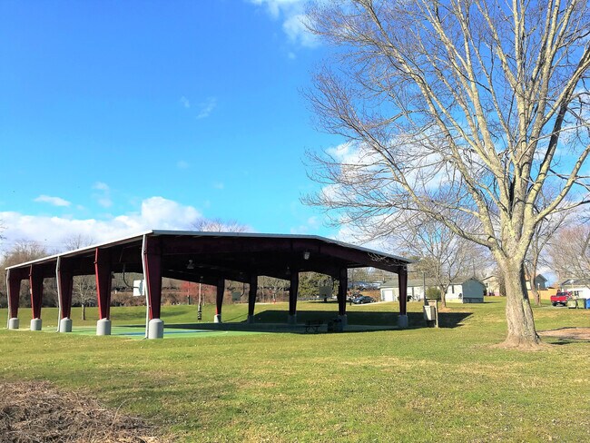 Building Photo - 1226 Martin Cir