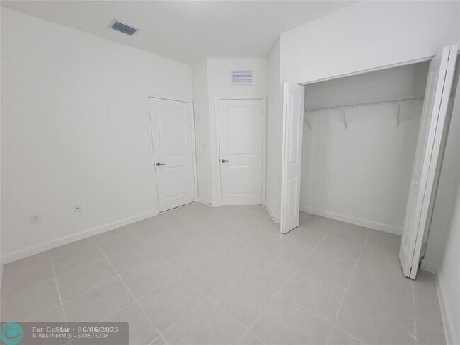 Building Photo - 28637 SW 132nd Ct
