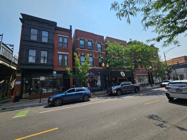 Building Photo - 951 W Armitage Ave