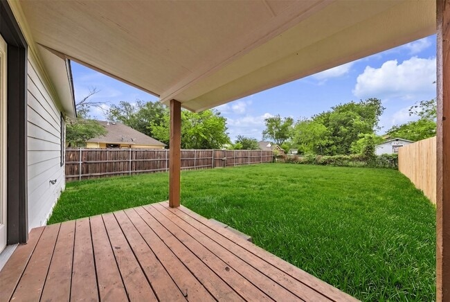 Building Photo - 601 Pearson Ave