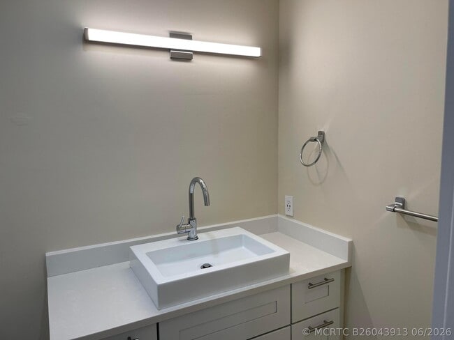Building Photo - 29 Bethesda Park Cir