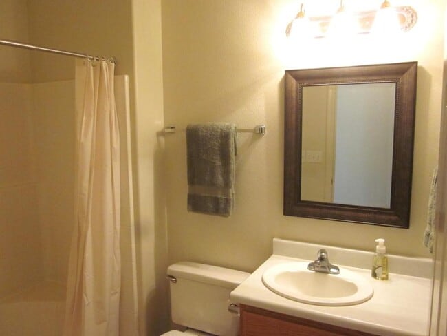 Building Photo - 3557 Century Cir