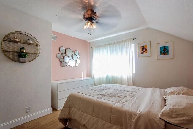 Building Photo - Quiet Cul De Sac Home
