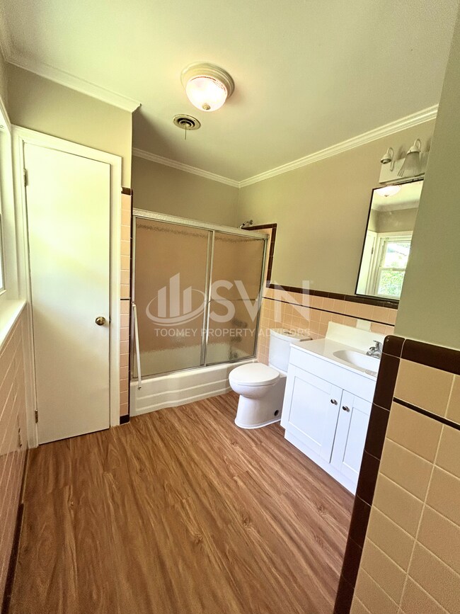 Building Photo - 2913 Riverside Dr