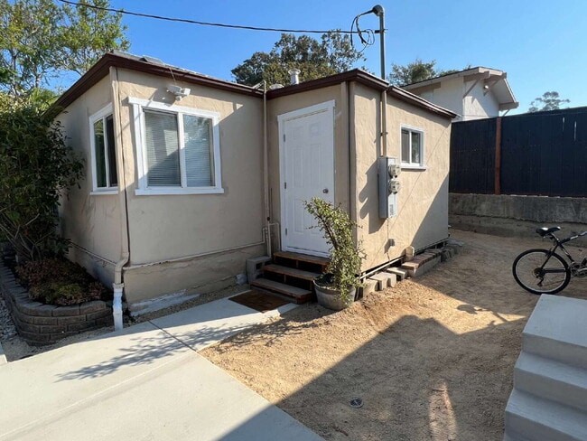 Building Photo - AVAILABLE JULY - Two Blocks From Poly - 1 Bed / 1 Bath