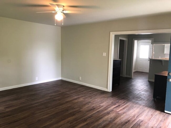 Building Photo - Move in Ready in Central Houston, 2 Bed/1 ...