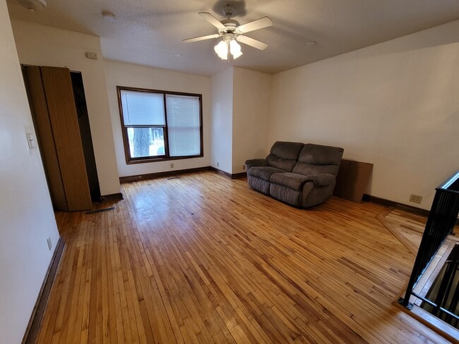 Building Photo - 1910 Feronia Ave