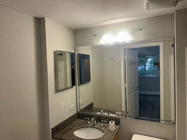 Building Photo - 2 Bedroom Condo in Aventine - Miramar
