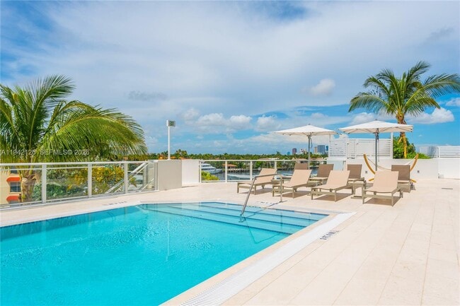 Building Photo - 401 N Birch Rd